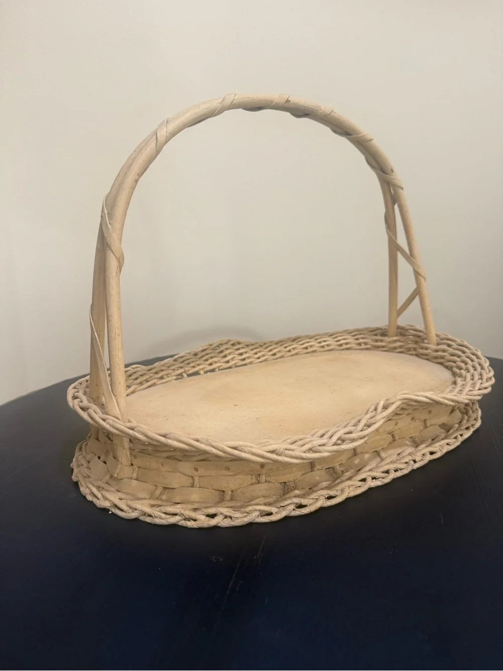 Vintage Harry & David Bear Creek Orchards Handwoven White Wicker Basket